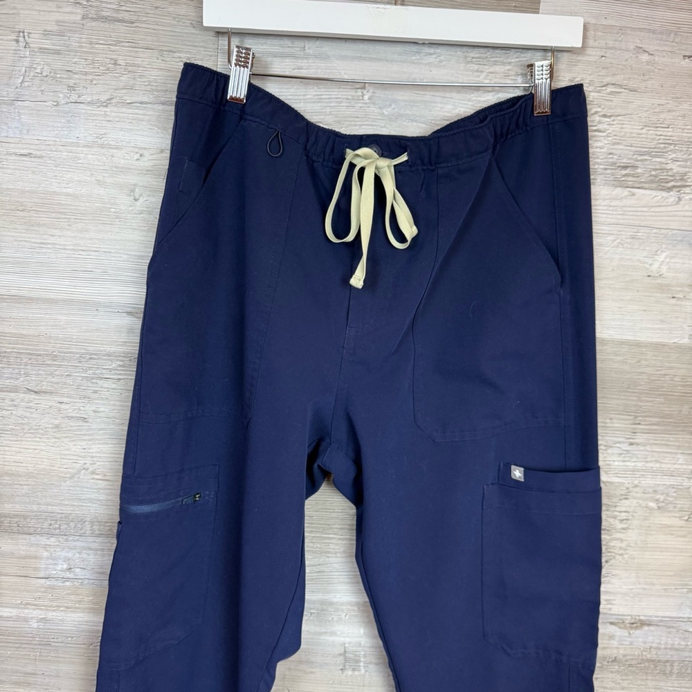 FIGS Caro Cargo Scrub Pants | Navy Blue | Size Large | Technical Collection - Picture 12 of 13
